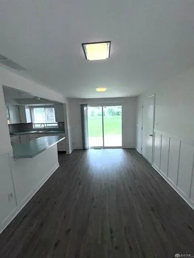 1336 Maplegrove Dr — Photo 6