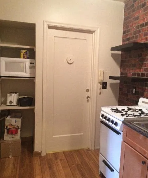 364 Hamilton St #4 — Photo 2