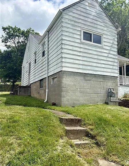 95 Adams Dr — Photo 3