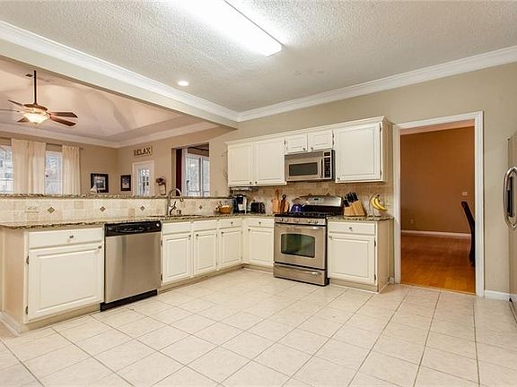 4th image of 4345 Pinehollow Ct