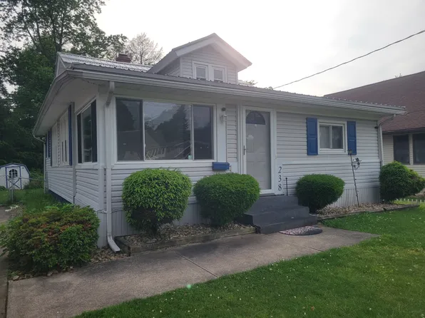 238 Forest Dr, Erie, PA 16505