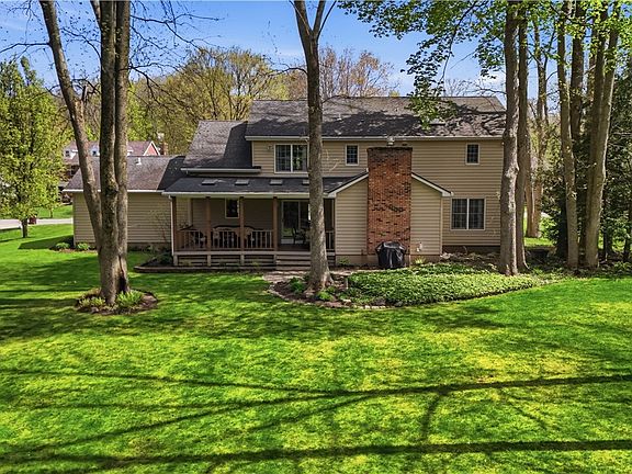 3rd image of 69 Middlebury Rd