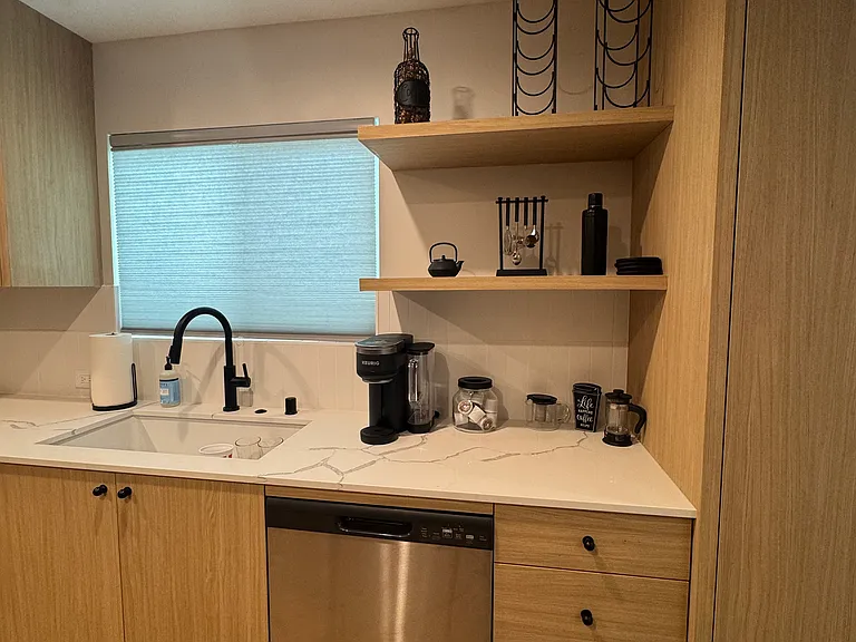 701 N Tamarind Ave — Photo 4