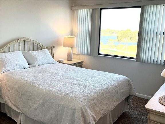 4th image of 40 NE Plantation Rd APT 410