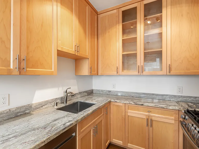 1801 Turk St #11 — Photo 7