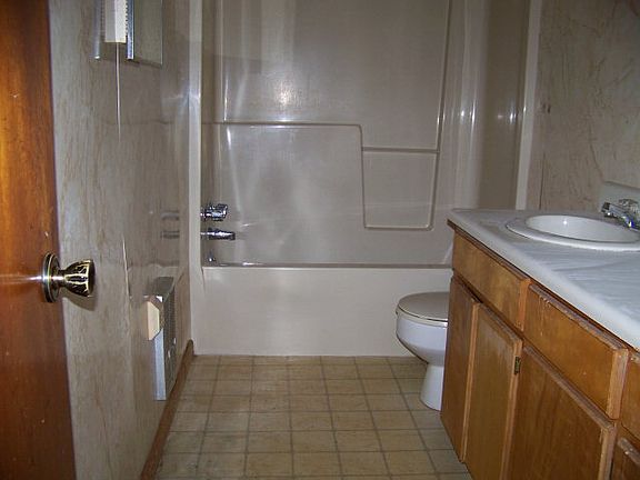 5th image of 285 Bethesda Dr