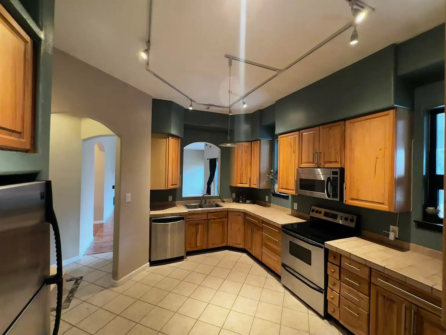 2 bed, $2,450 — Photo 4