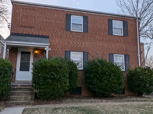 1204 N Oak St #2, Arlington, VA 22209