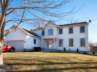 19 Brookstone Dr, Sicklerville, NJ 08081