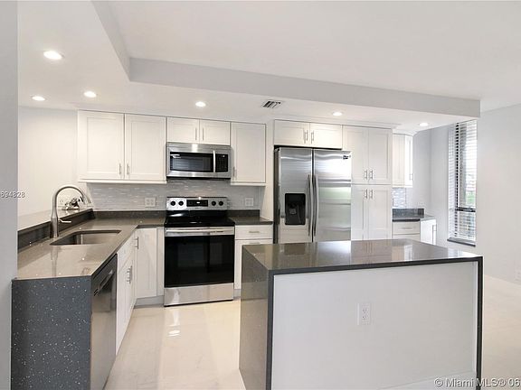 3rd image of 6429 W Coral Lake Dr #305