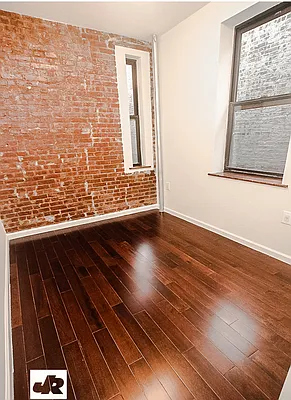 Rented by Jonis Realty | media 4