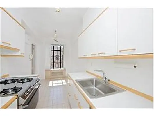 Rented by Douglas Elliman | media 6