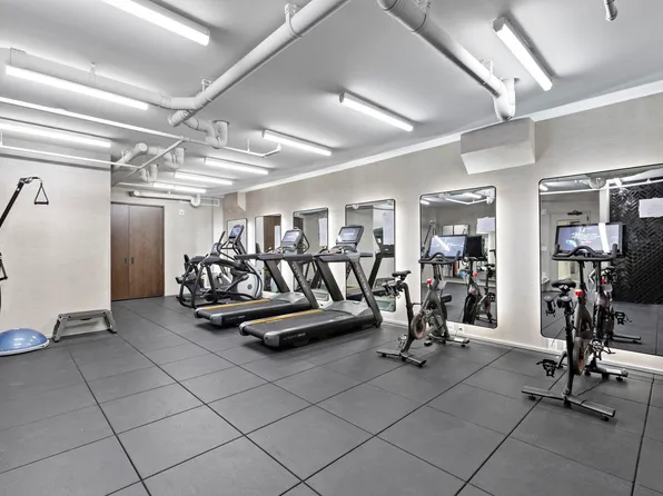 1425 Hudson Street image 21 of 23