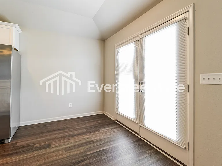 3057 Emerald Park Trl — Photo 6