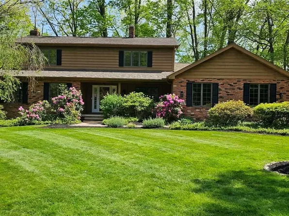 35970 Timber Ridge Ln, Willoughby, OH 44094