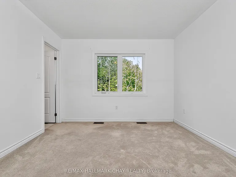 38 Milson Cres — Photo 30