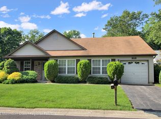 305 Gardenia Dr, Whiting, NJ