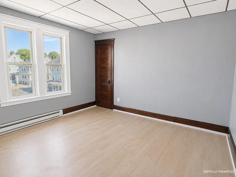 8 Douglas St #3 — Photo 6