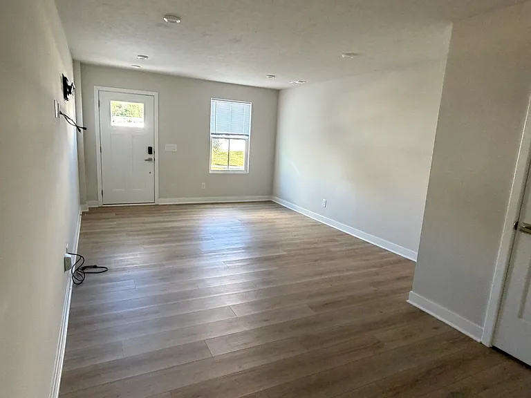 1288 Divot Cir — Photo 3