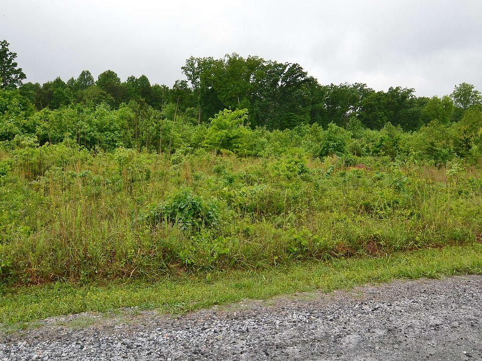 2nd image of 1647 Christopher Rd