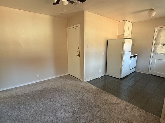 4th image of 4402 Roseland St #17639955