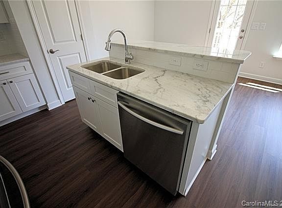 4th image of 622 Allison Ave