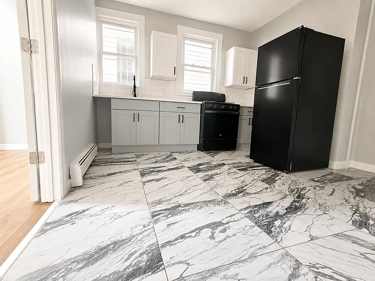65 Hudson St #1D — Photo 7