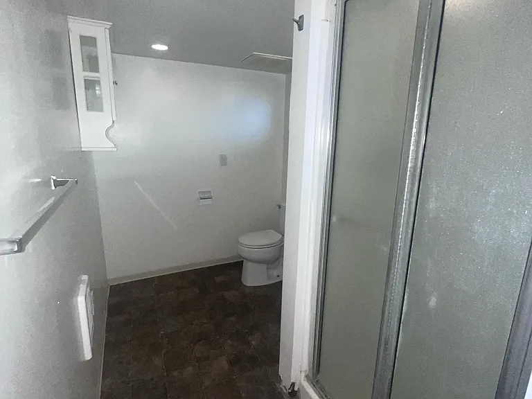 410 NE Colorado St — Photo 7