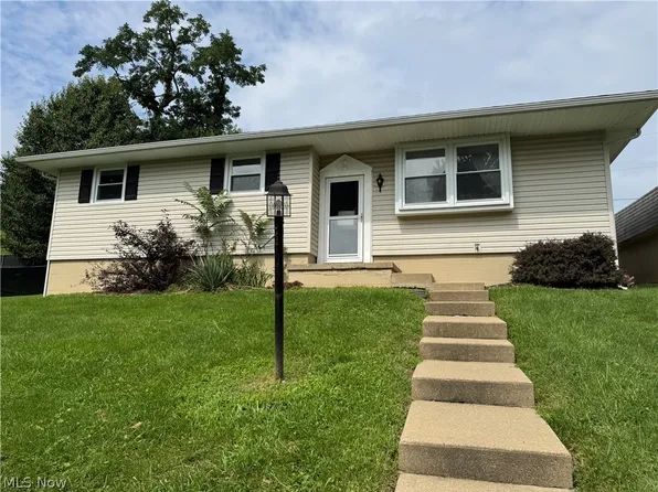 110 Locust Dr, Barnesville, OH 43713