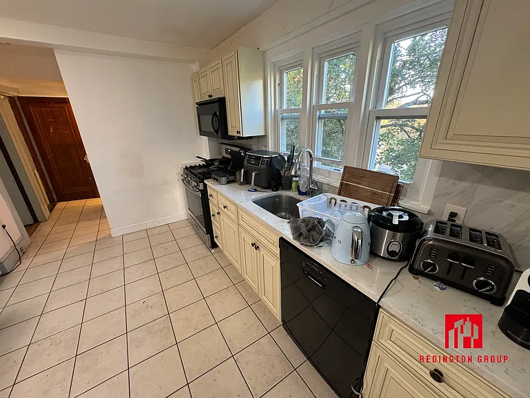 116 Lake St — Photo 6