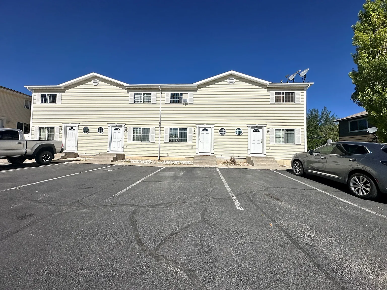 2 bed, 1200 sqft, $1,000 — Photo 1