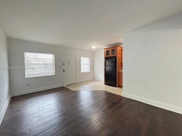 1860 Venice Park Dr APT 110, North Miami, FL 33181