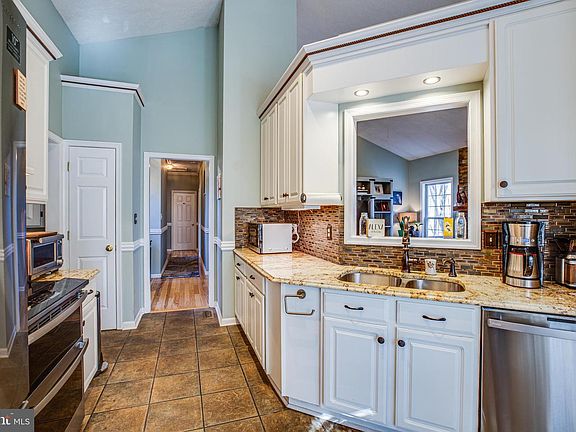 4th image of 3704 Andover Ln