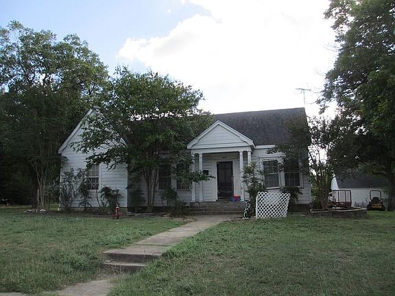 3rd image of 808 E Walnut St