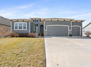 3000 SW Arboridge Dr, Lees Summit, MO 64082