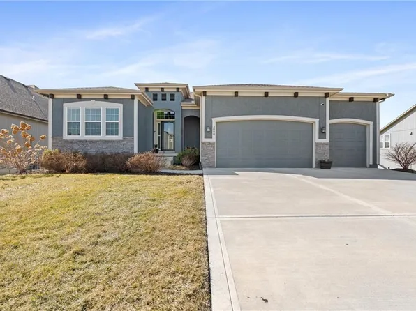 3000 SW Arboridge Dr, Lees Summit, MO 64082