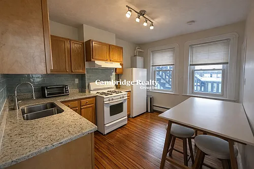 1056 Cambridge St Photo 1