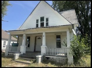 904 N Rollins St, Macon, MO 63552