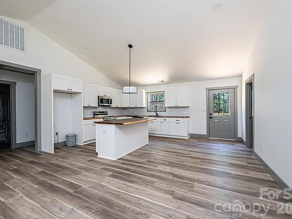 4th image of 2059 Bailey Dr