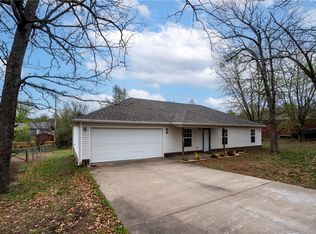 1652 Crestview Ave, Decatur, AR 72722