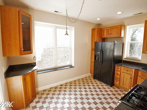2nd image of 1511 N Greenview Ave #3