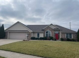 1911 Country Cir S, Nappanee, IN 46550