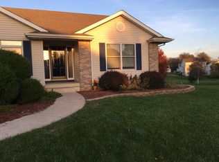 1991 Streamside Dr, Bettendorf, IA 52722
