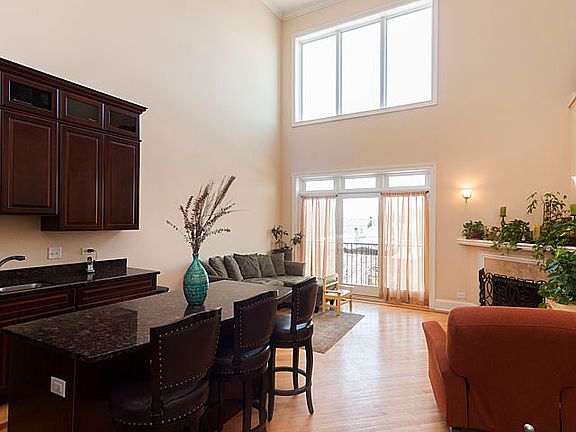 4th image of 4313 N Western Ave #3