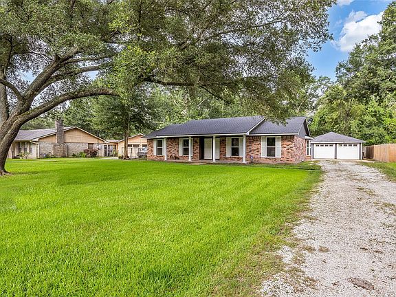 3rd image of 20472 Lakeside Dr