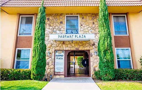 Parkway Plaza Apartments Photo 1