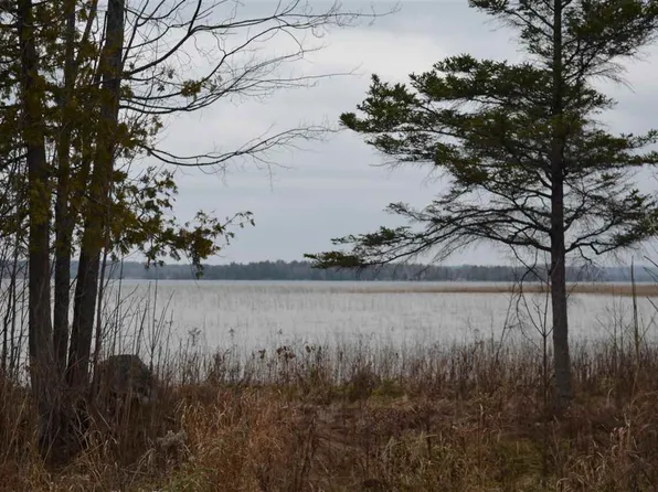2426 Stewart Rd, Petoskey, MI 49770