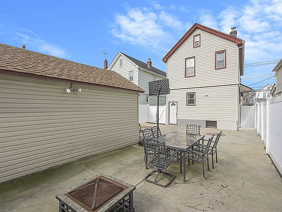 5th image of 10311 221st St