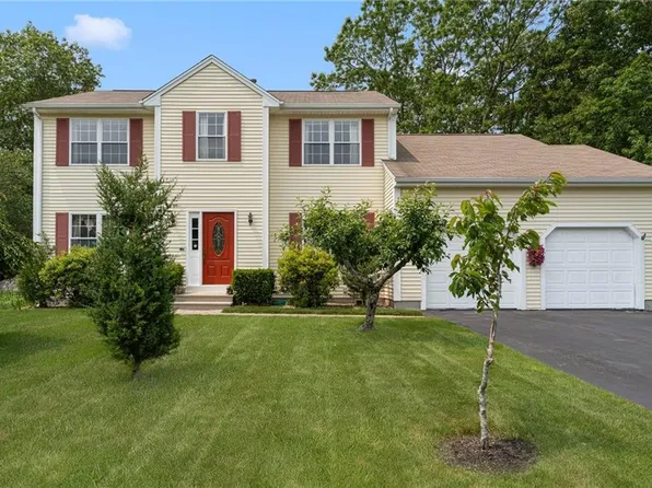52 Ginger Trl, Coventry, RI 02816