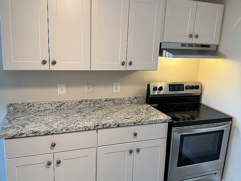 1st image of 10-14 Washington Ave #2B